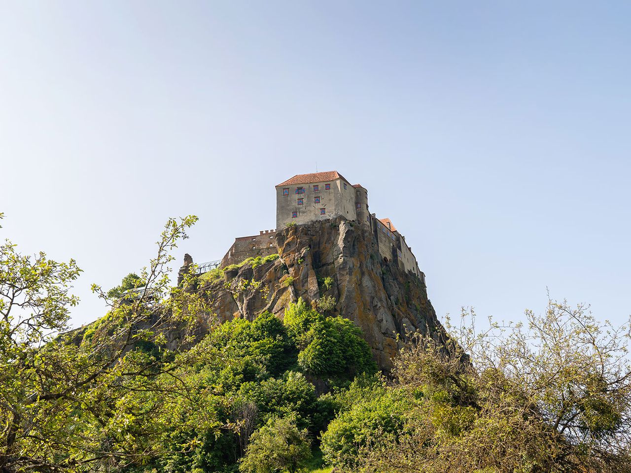 Riegersburg auf einem Thron aus Tuffstein, Steiermark