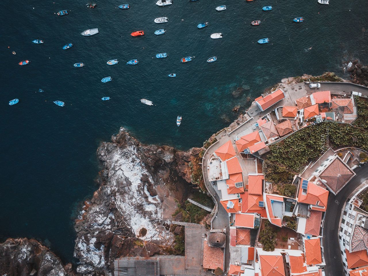Madeira, Badebucht und Häuser von oben