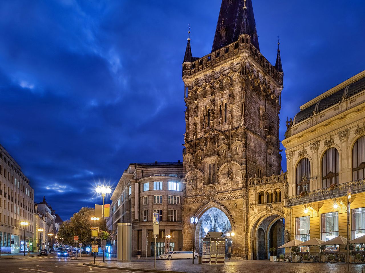 Pulverturm von Prag bei Abendlicht