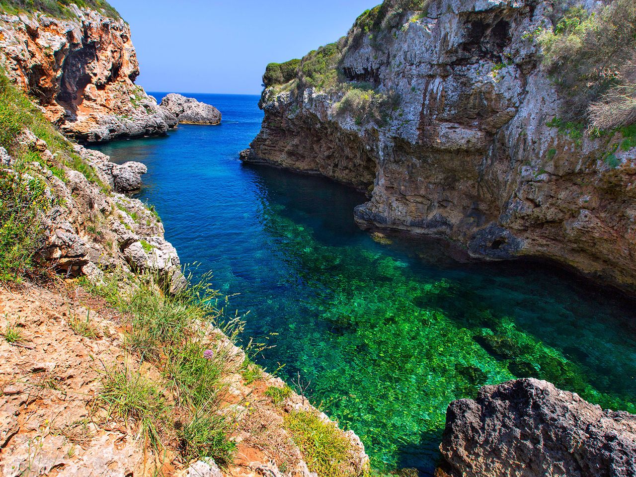Meereseingang an der Cala Rafalet, Menorca