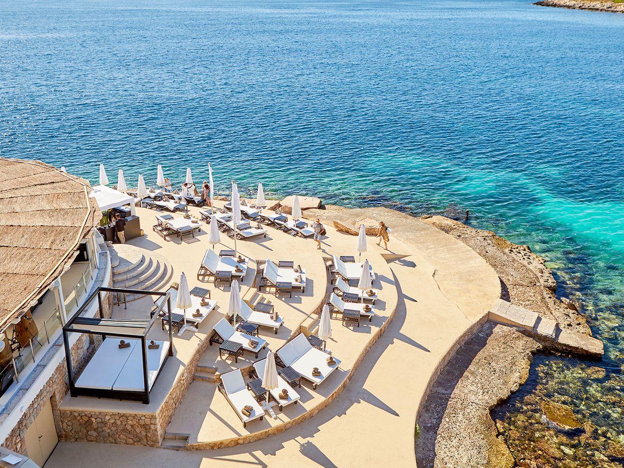 Purobeach Illetas, Sunbeds direkt am Meer