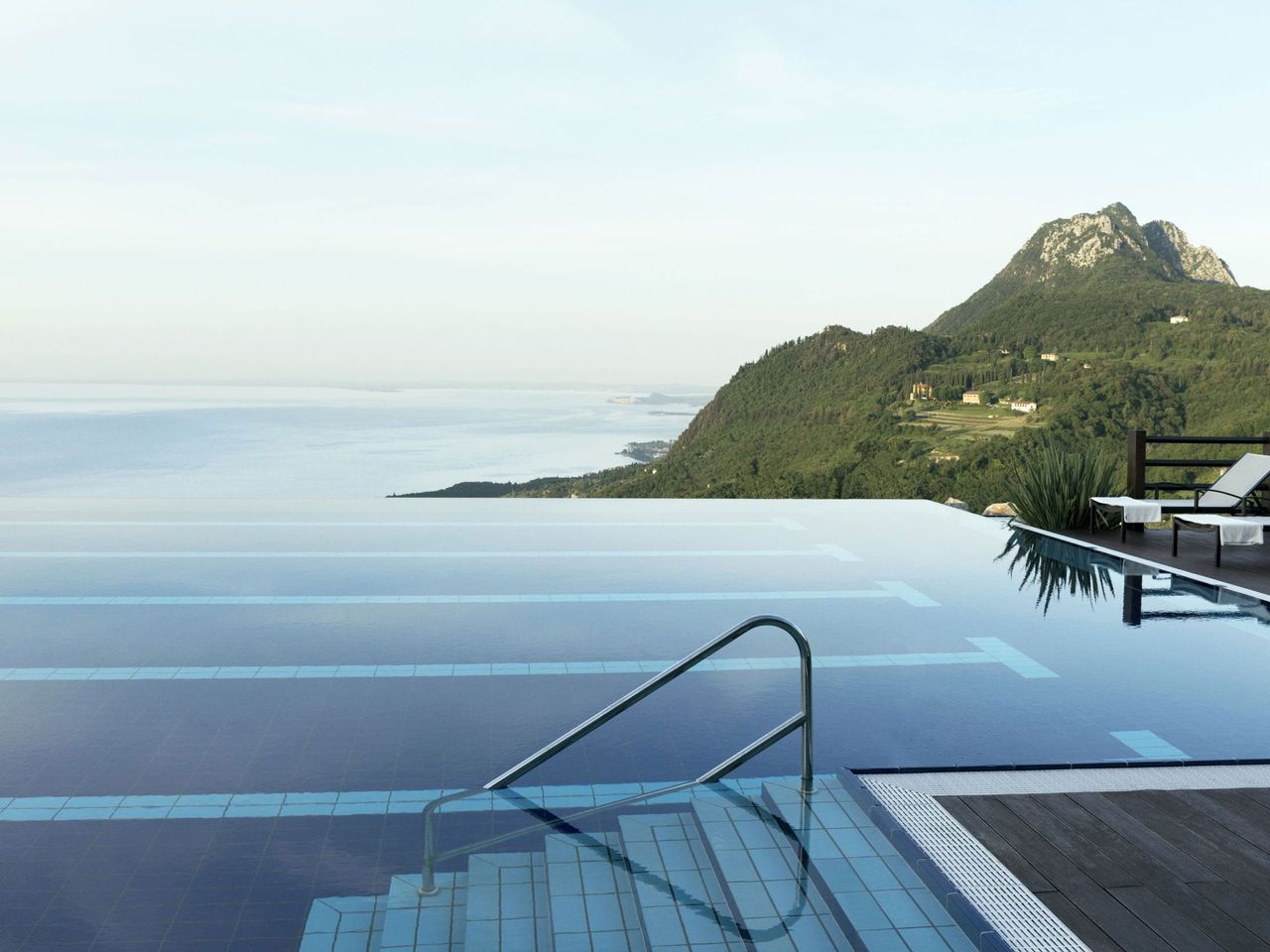 Infinity-Pool im Lefay Resort & SPA Lago di Garda