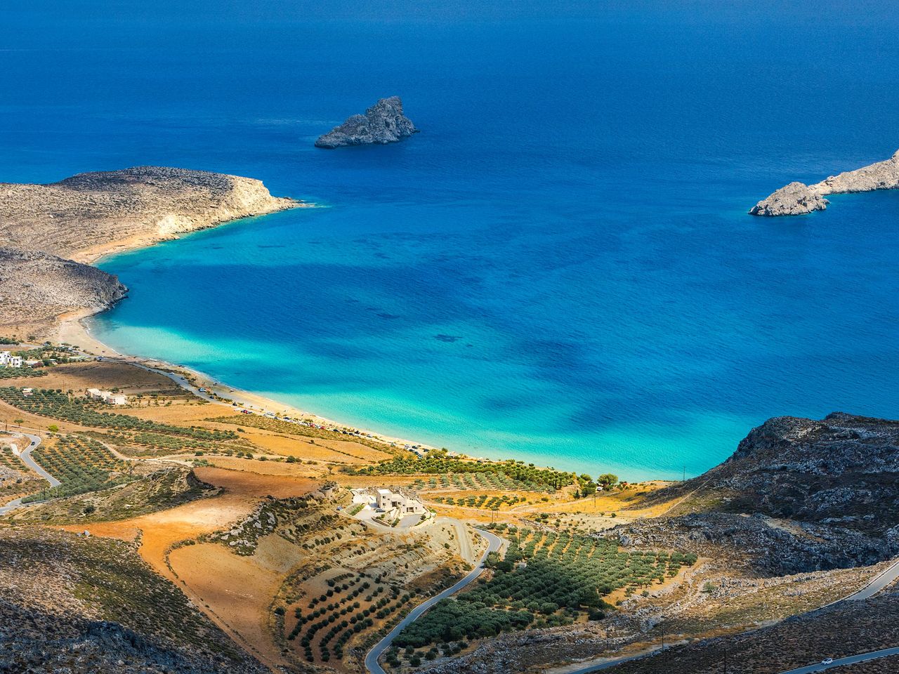 Blick von oben auf den Strand von Xerokambos, Kreta