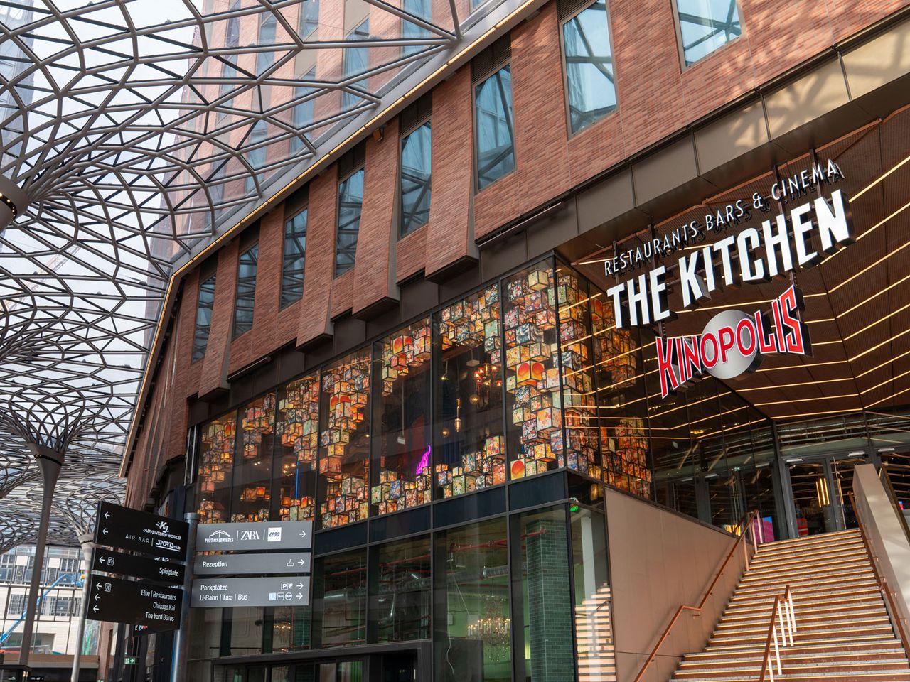 Westfield Hamburg-Überseequartier, Blick auf Kinopolis