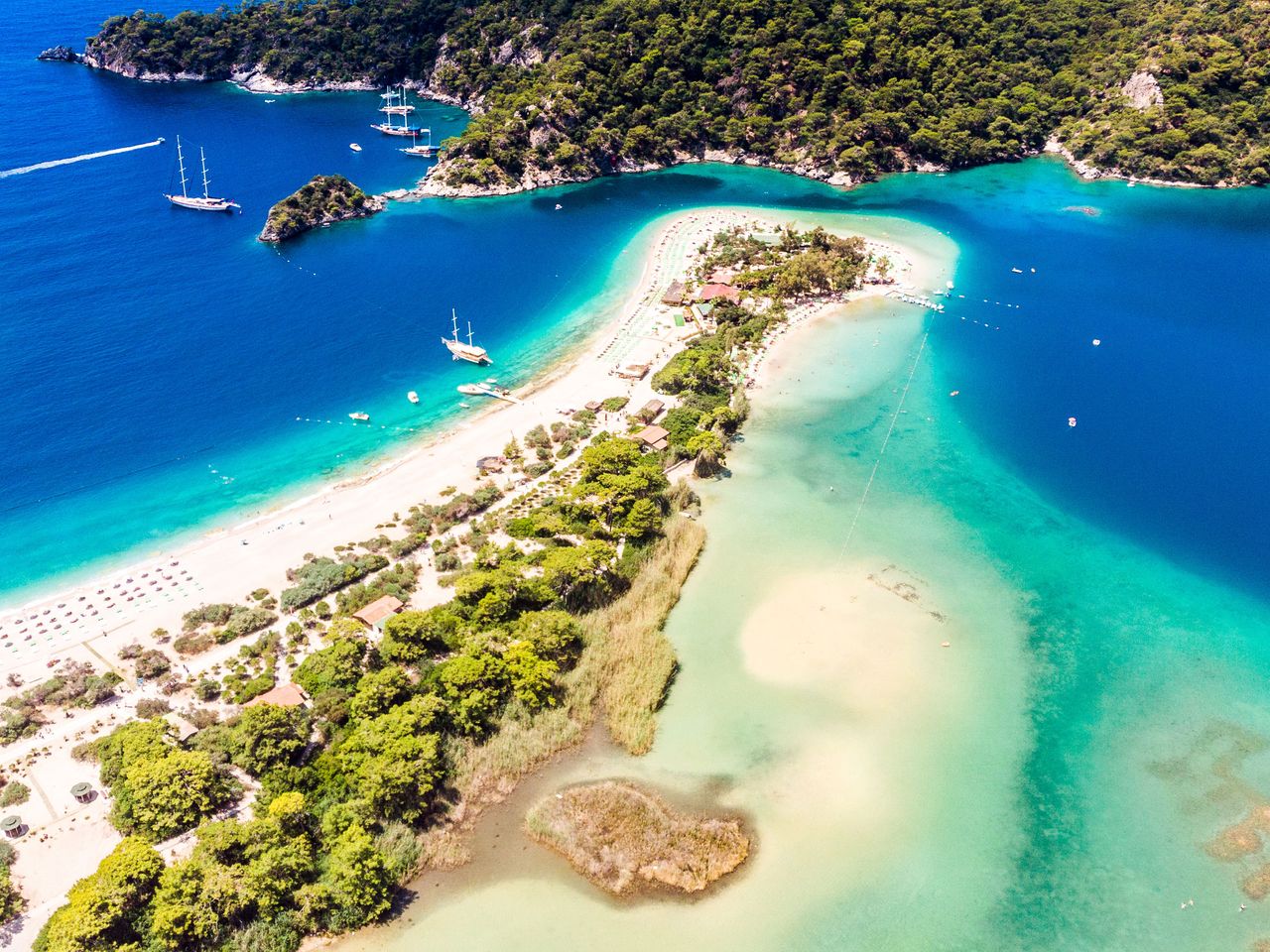 Der Strand von Ölüdeniz in der Türkei