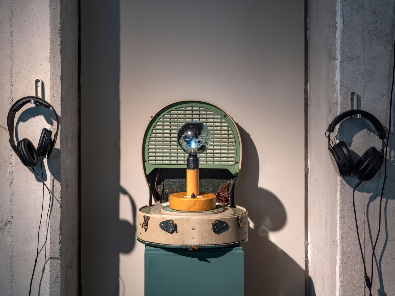 eine Installation aus der „Wunderland“-Ausstellung im MWW , Breslau