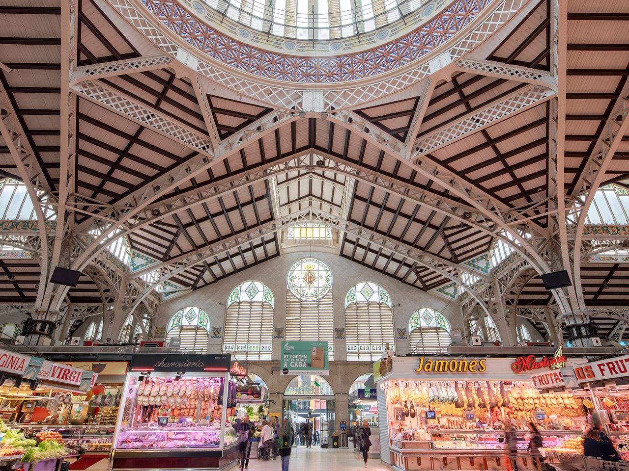 Die Kuppel des Mercat Central in Valencia