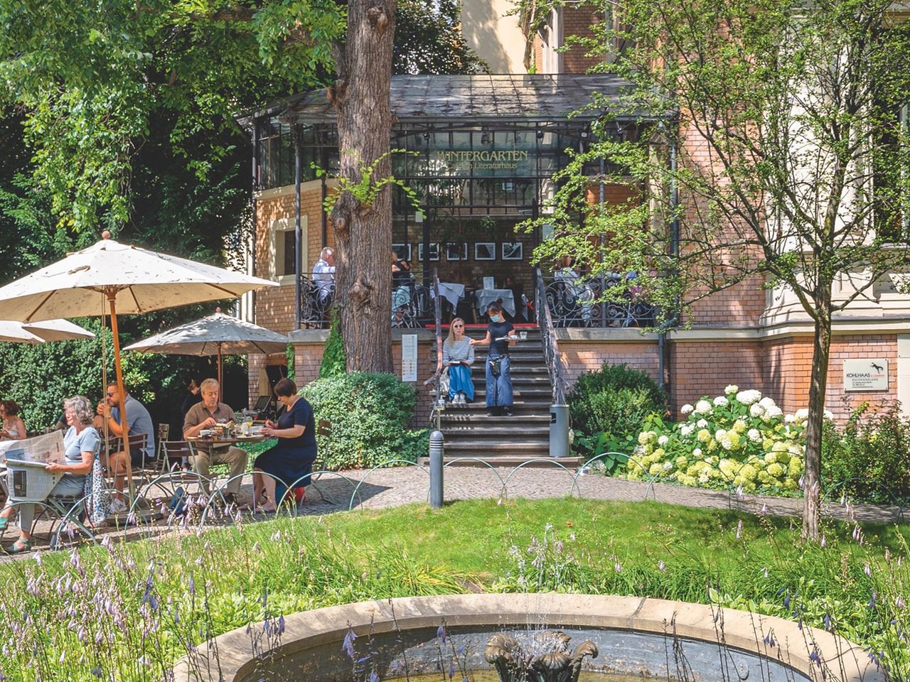 Idyllische Plätze vor dem Literaturhaus