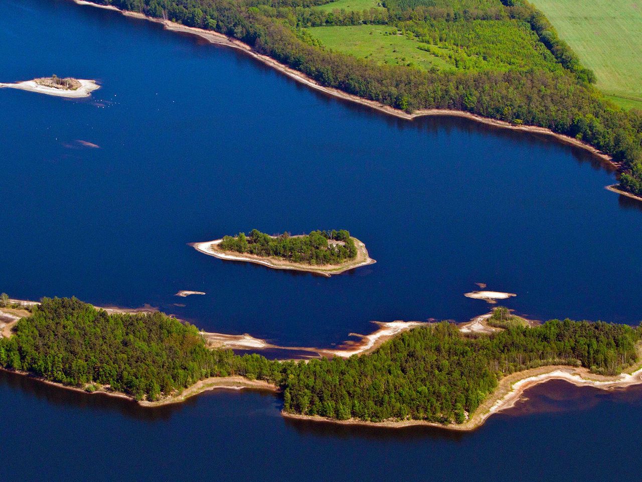 Lausitzer Seenland von oben, Inseln im Silbersee