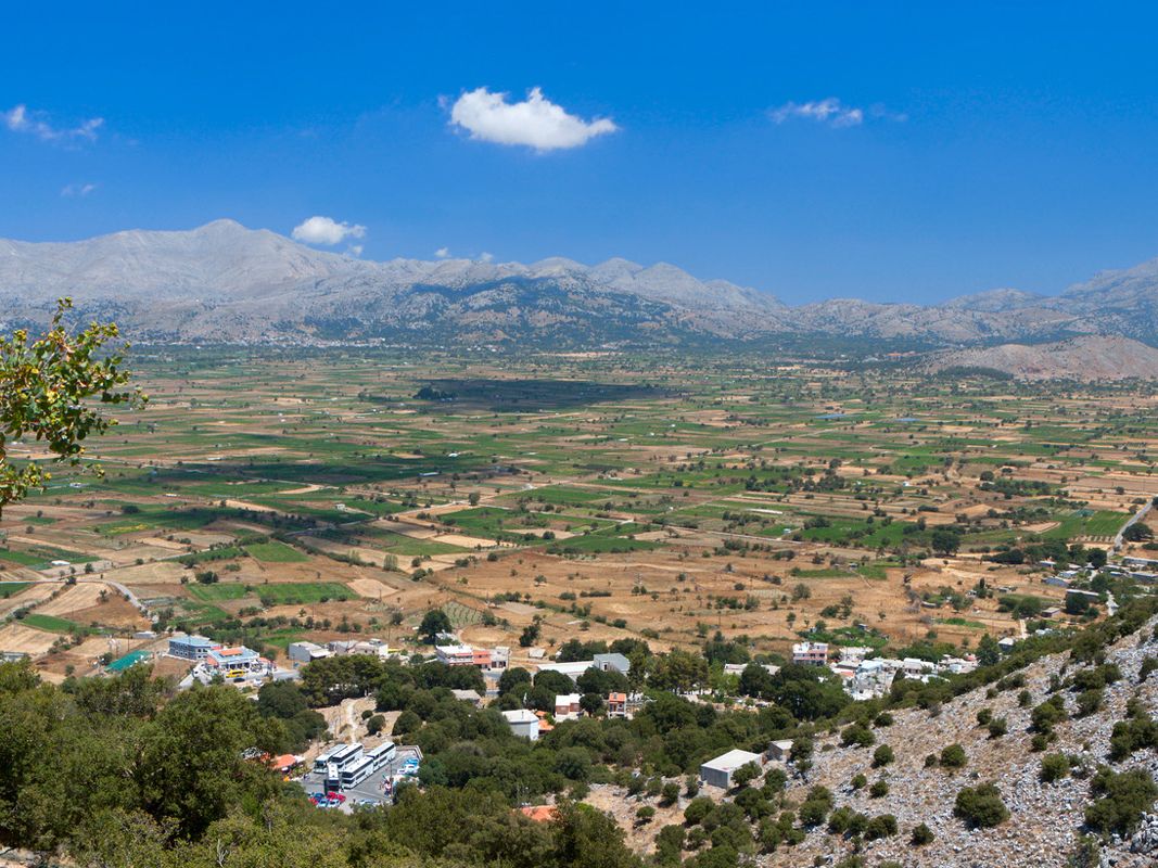 Blick auf die Lassithi-Hochebene auf Kreta