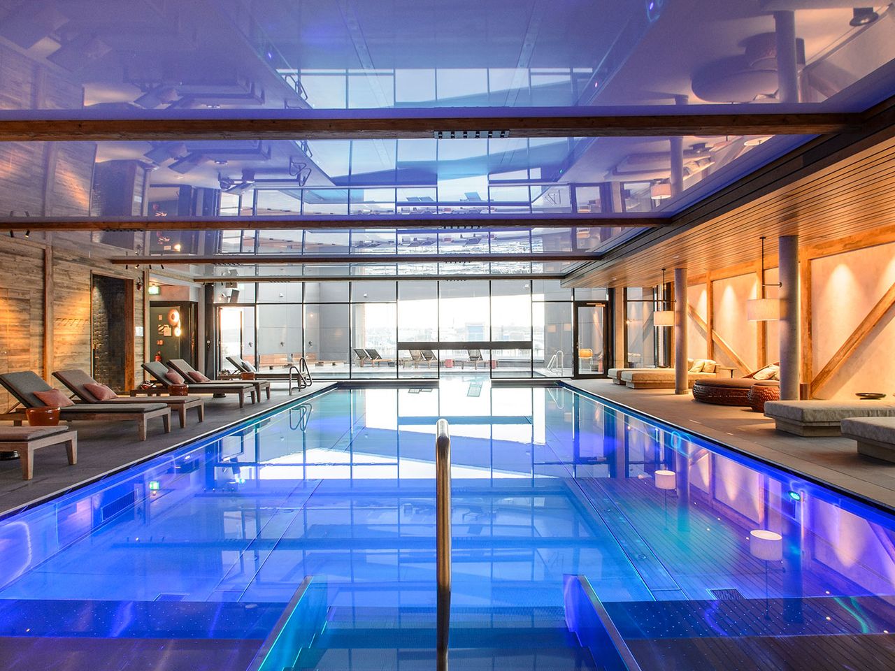 Indoorpool im Hotel „Das James“ in Flensburg