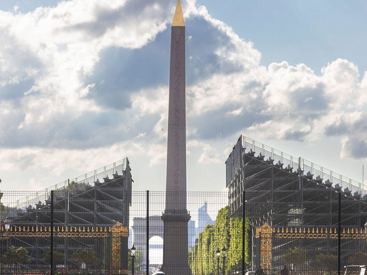 Baustelle mit Blick auf den Obelisk auf der Place de la Concorde