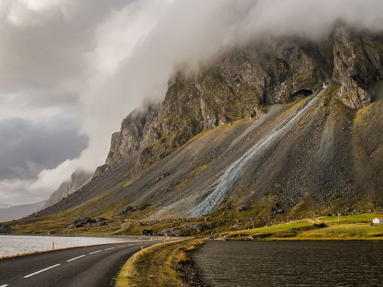 Blick von der Ringstraße auf die umliegende Natur, Island
