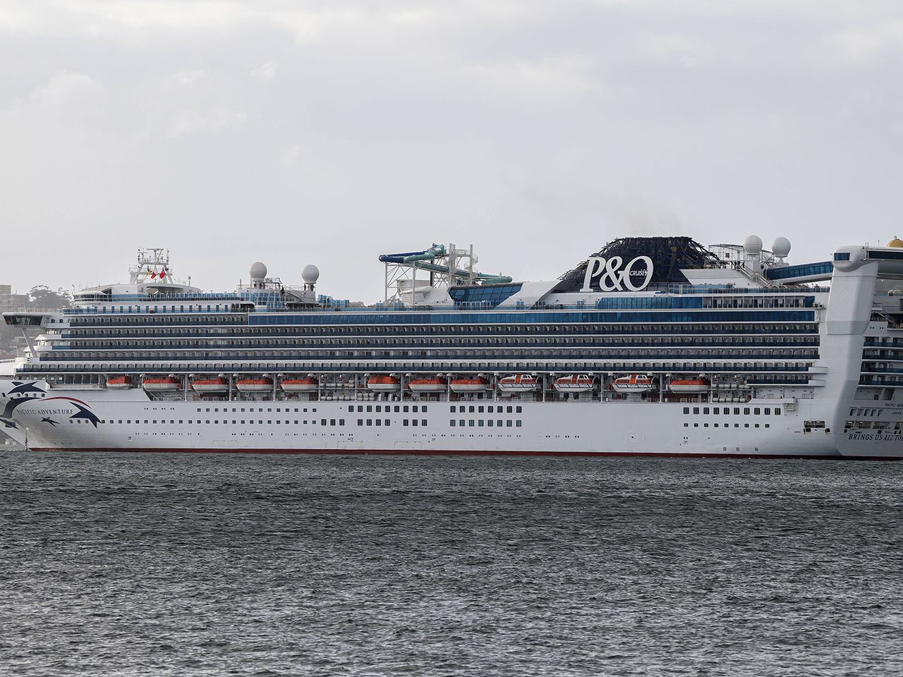 Kreuzfahrtschiff Pacific Adventure an der Küste von Sydney