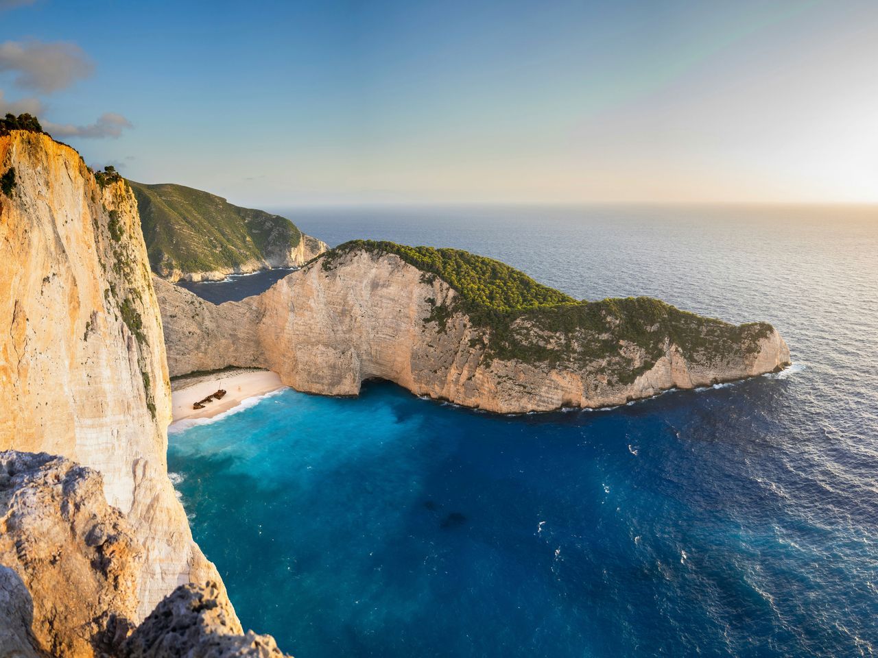 Blick auf die Navagio-Bucht von Zakynthos