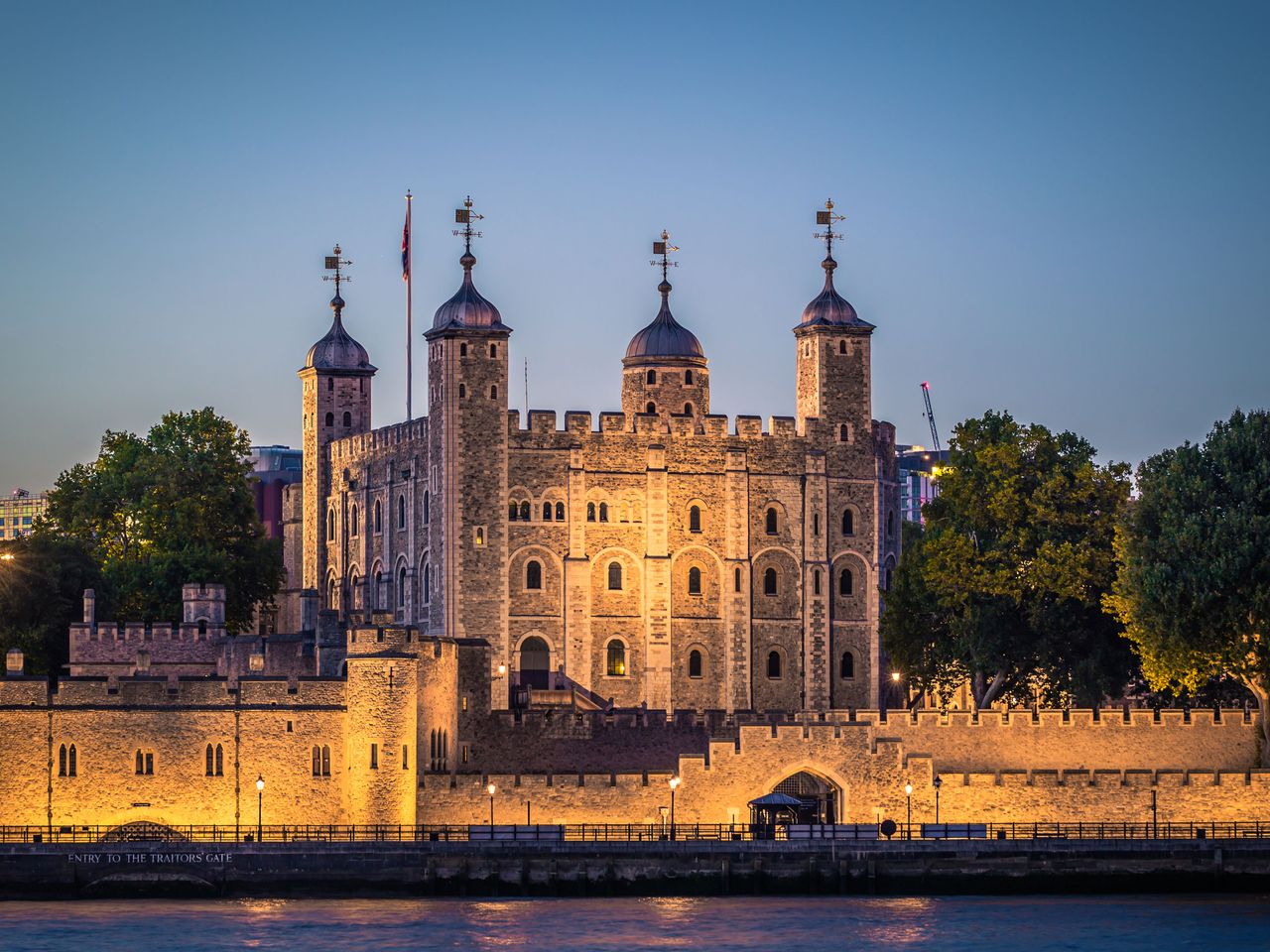 Tower of London am Abend, beleuchtet