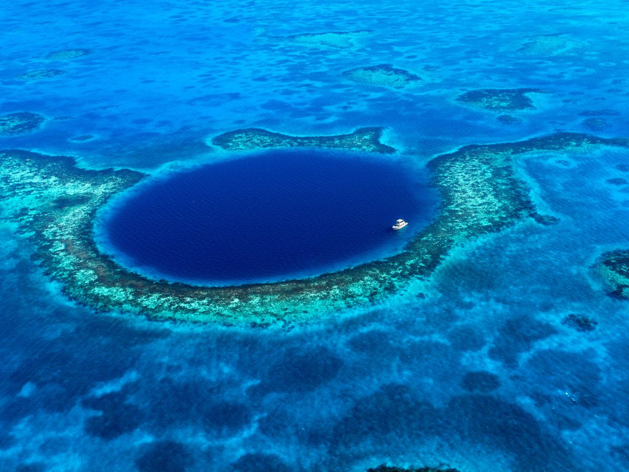 Great Blue Hole in Belize