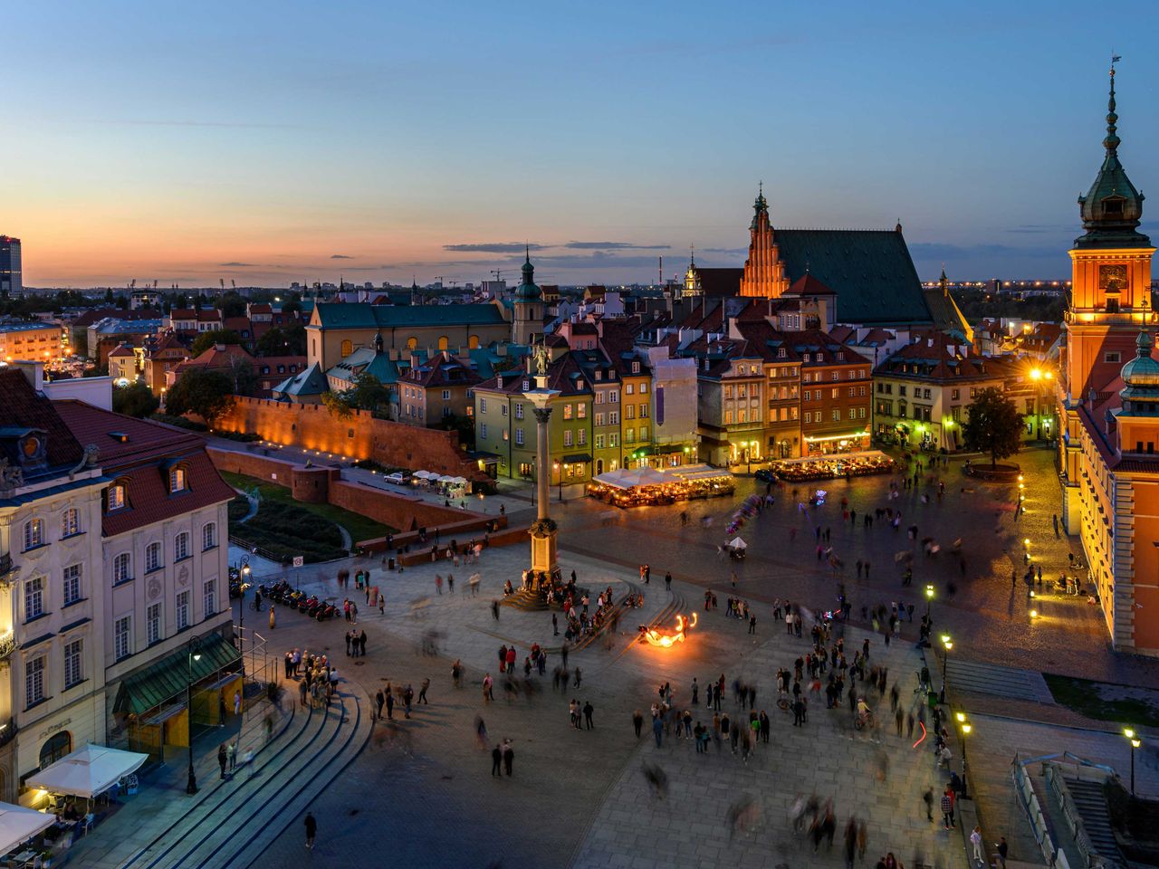 Warschauer Marktplatz von oben, am Abend