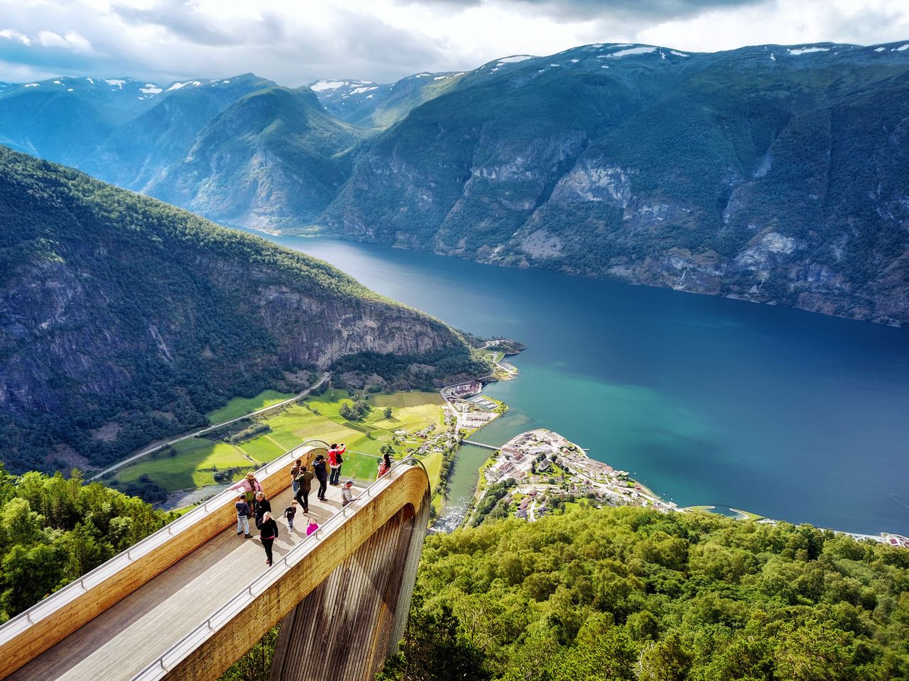 Blick aus der Flambahn in den Aurlandsfjord