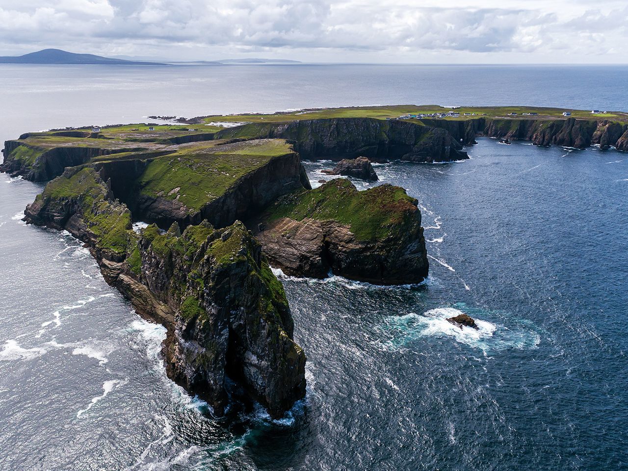 Zerklüftete Klippen auf Tory Island