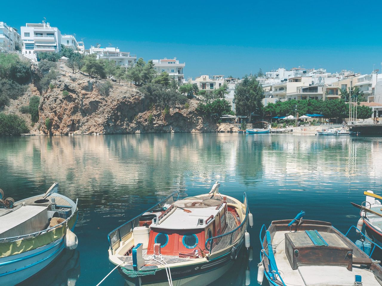 Blick auf die Bucht von Agios Nikolaos auf Kreta