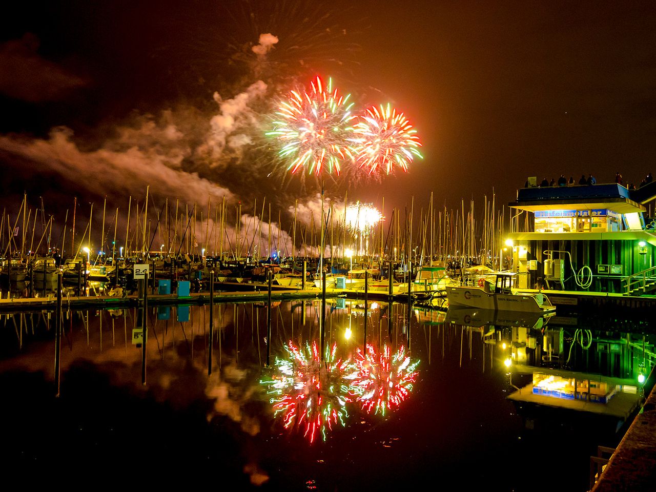 Feuerwerk über der Kieler Förde