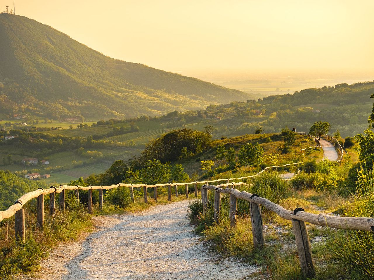 Euganeische Hügel, Wander- und Radroute bei Padua