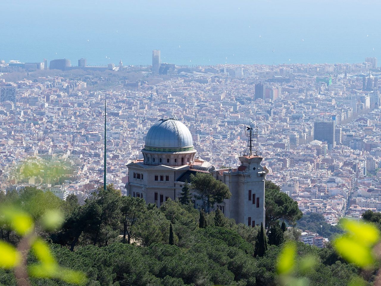 Blick auf Barcelona und das Observatorium Fabra
