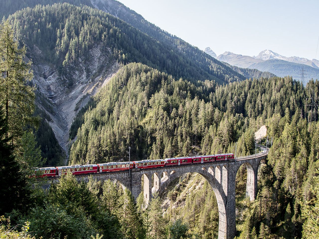 Bernina Express in der Gemeinde Davos