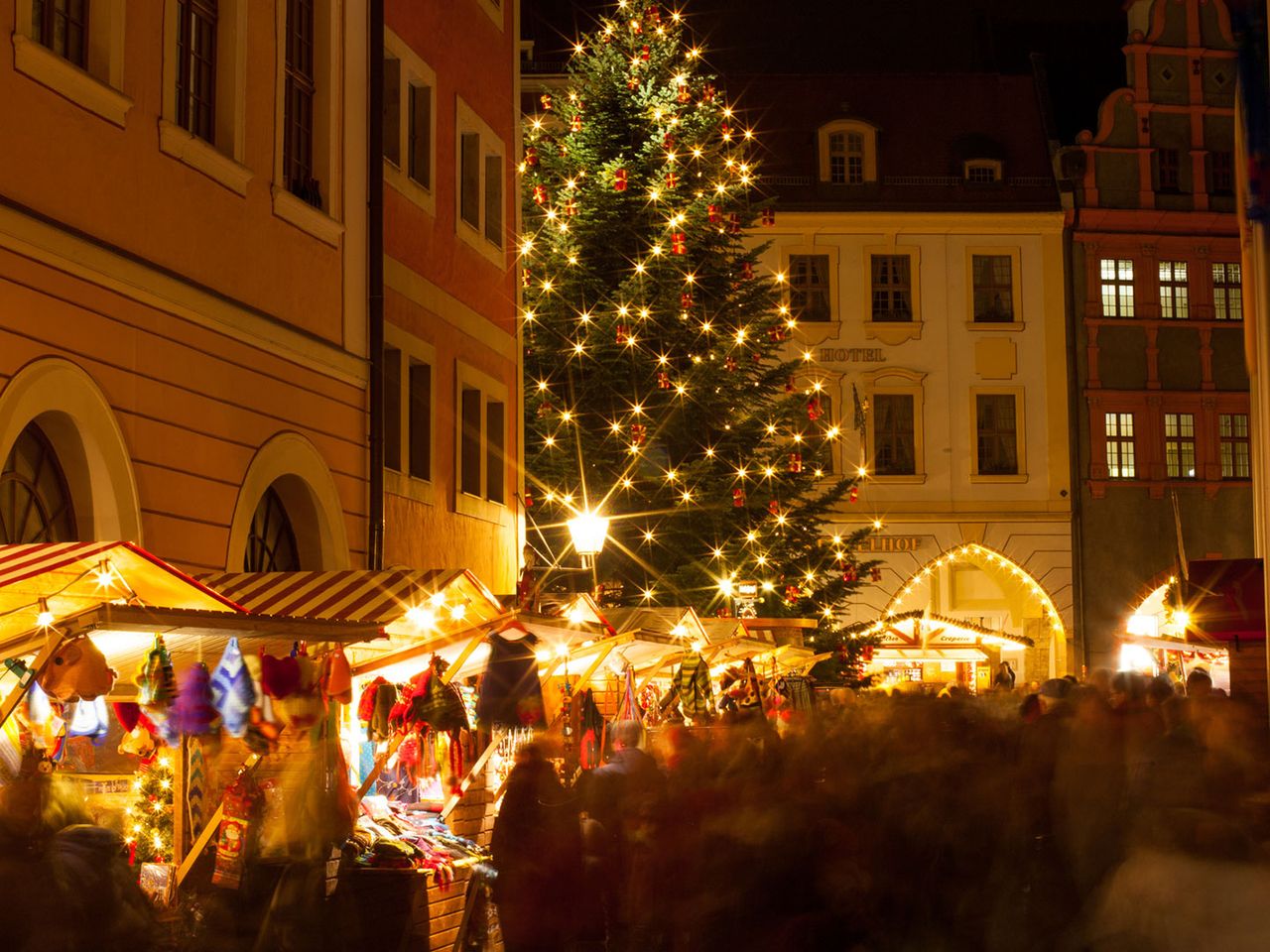Weihnachtsmarkt in Görlitz, Gasse in der Altstadt
