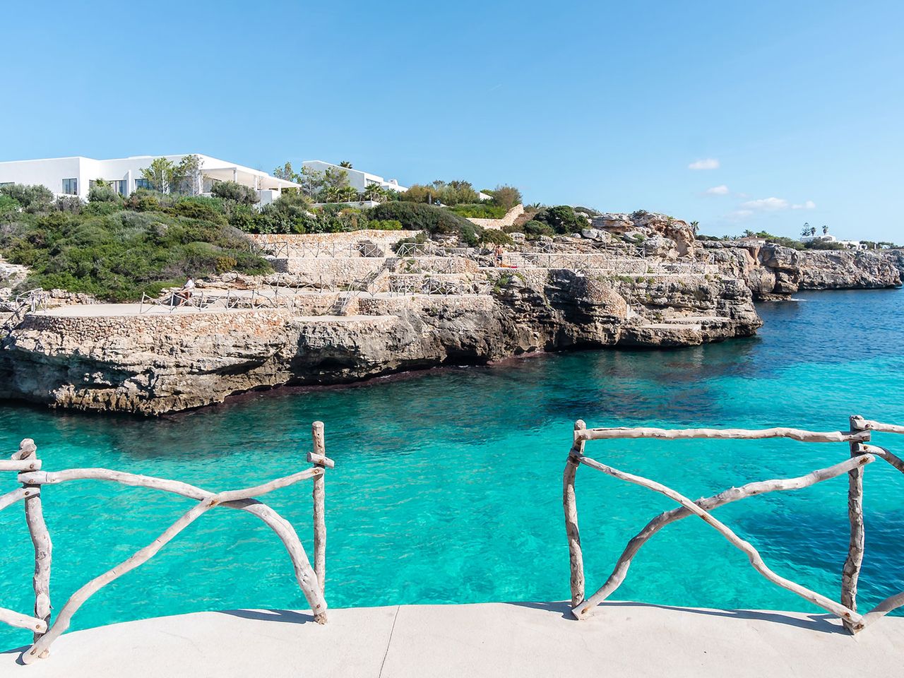 Cala en Brut auf Menorca, Blick aufs Wasser