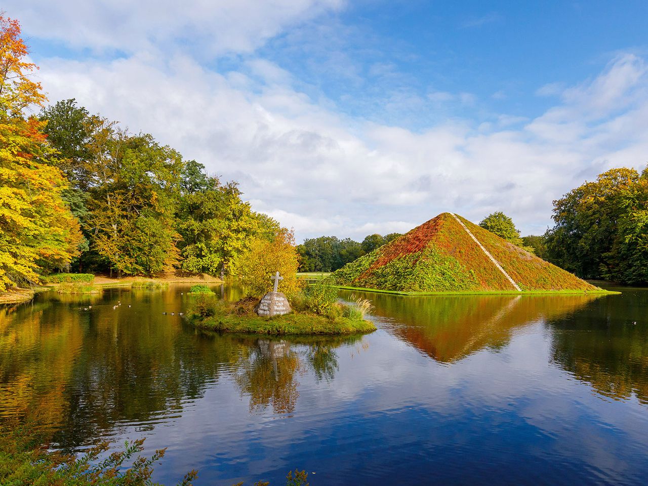 Branitz-Park von Fürst Hermann von Pückler-Muskau, Blick aufs Wasser 