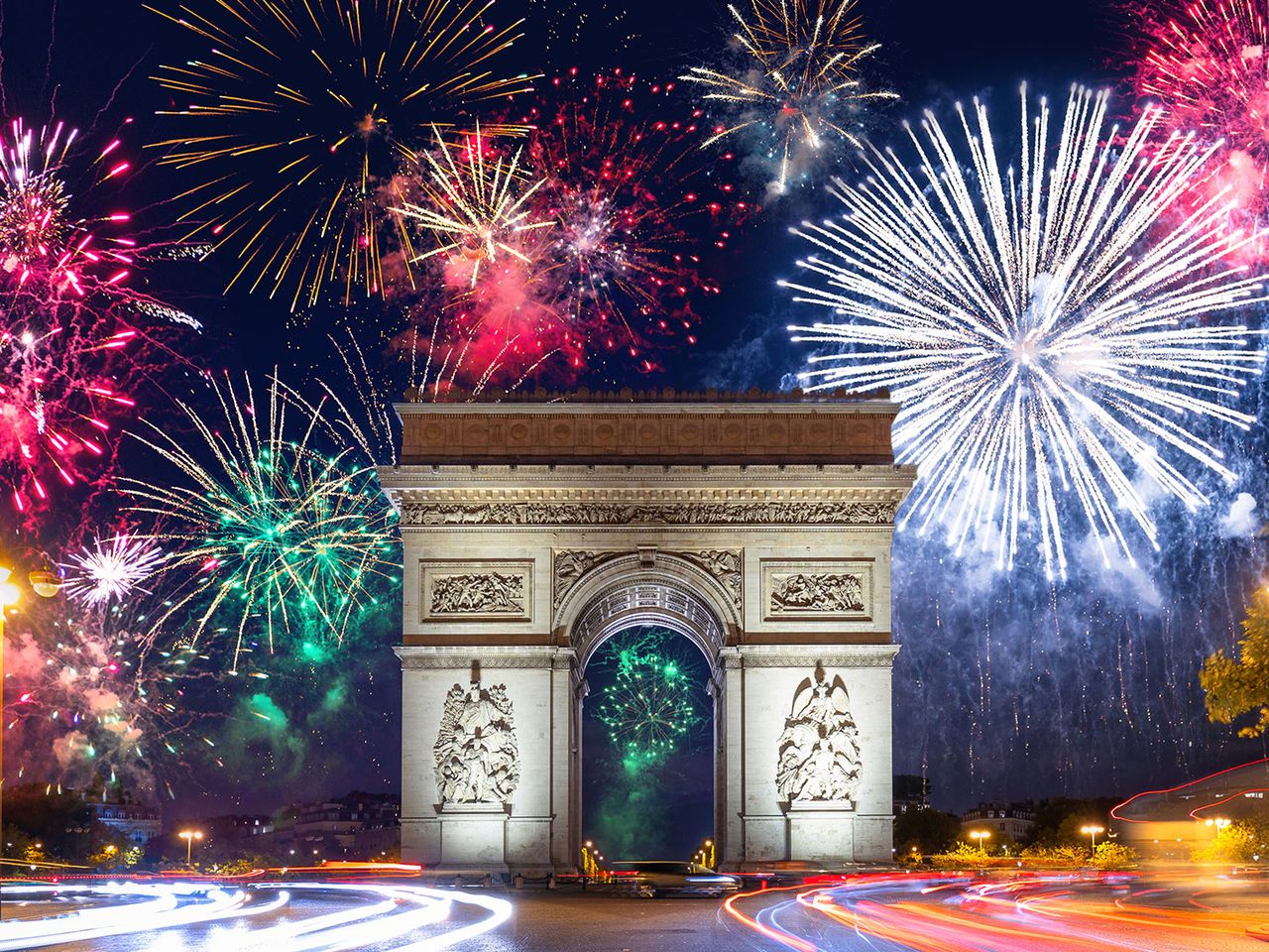 Feuerwerk über Arc de Triomphe, Paris