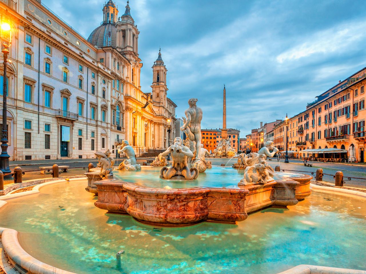 Brunnen auf der Piazza Navona am Abend