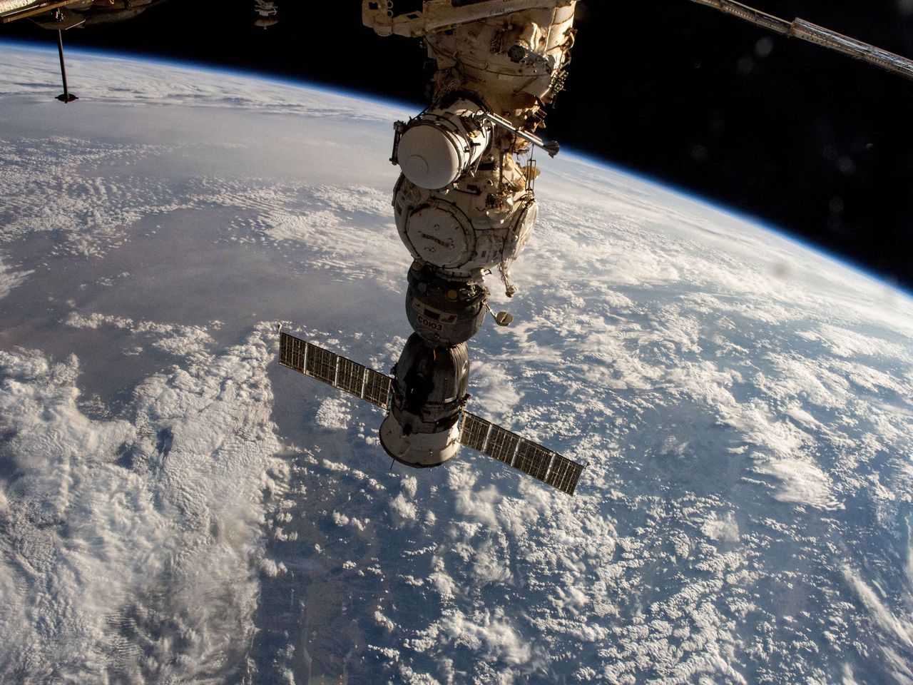 ISS Station, Weltall