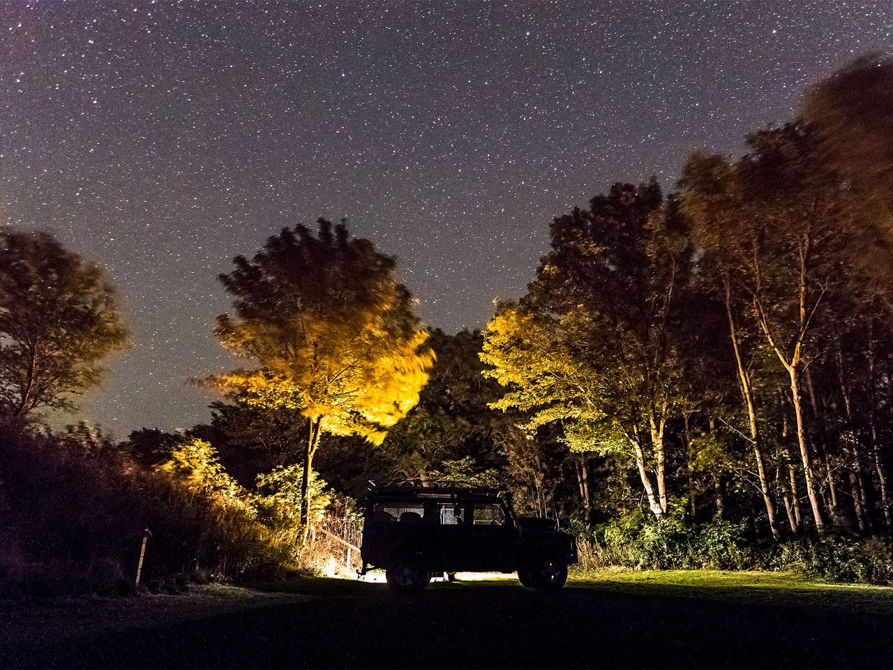 Sternenhimmel auf der Insel Møn, Land Rover