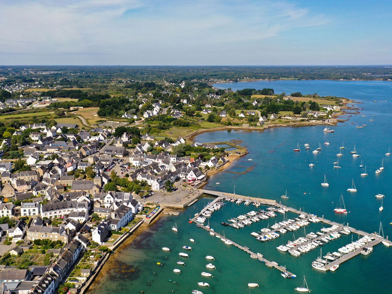 Blick auf Locmariaquer, Bretagne