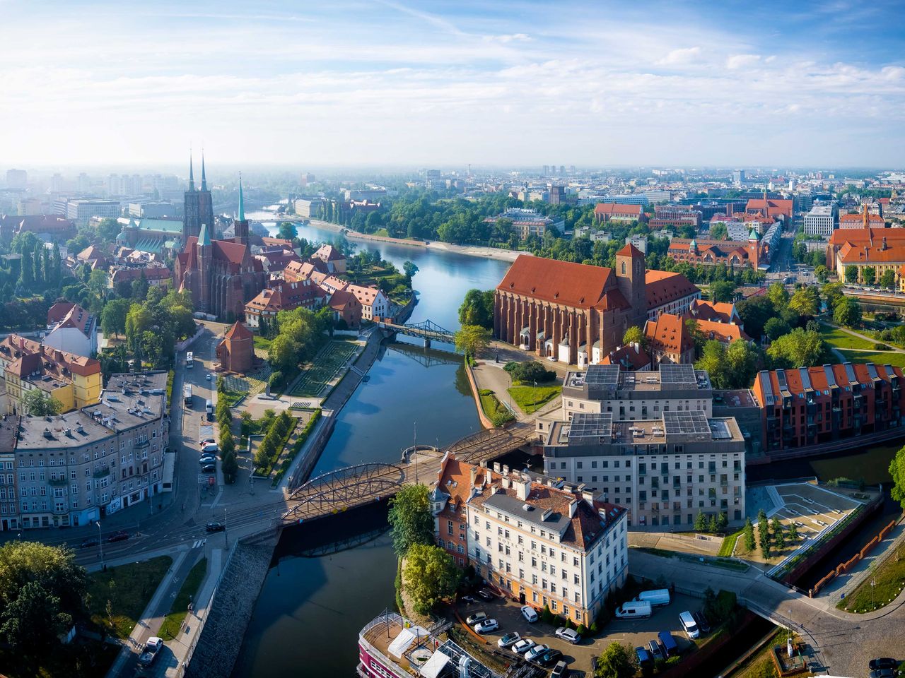 Luftaufnahme von Breslau und der Oder