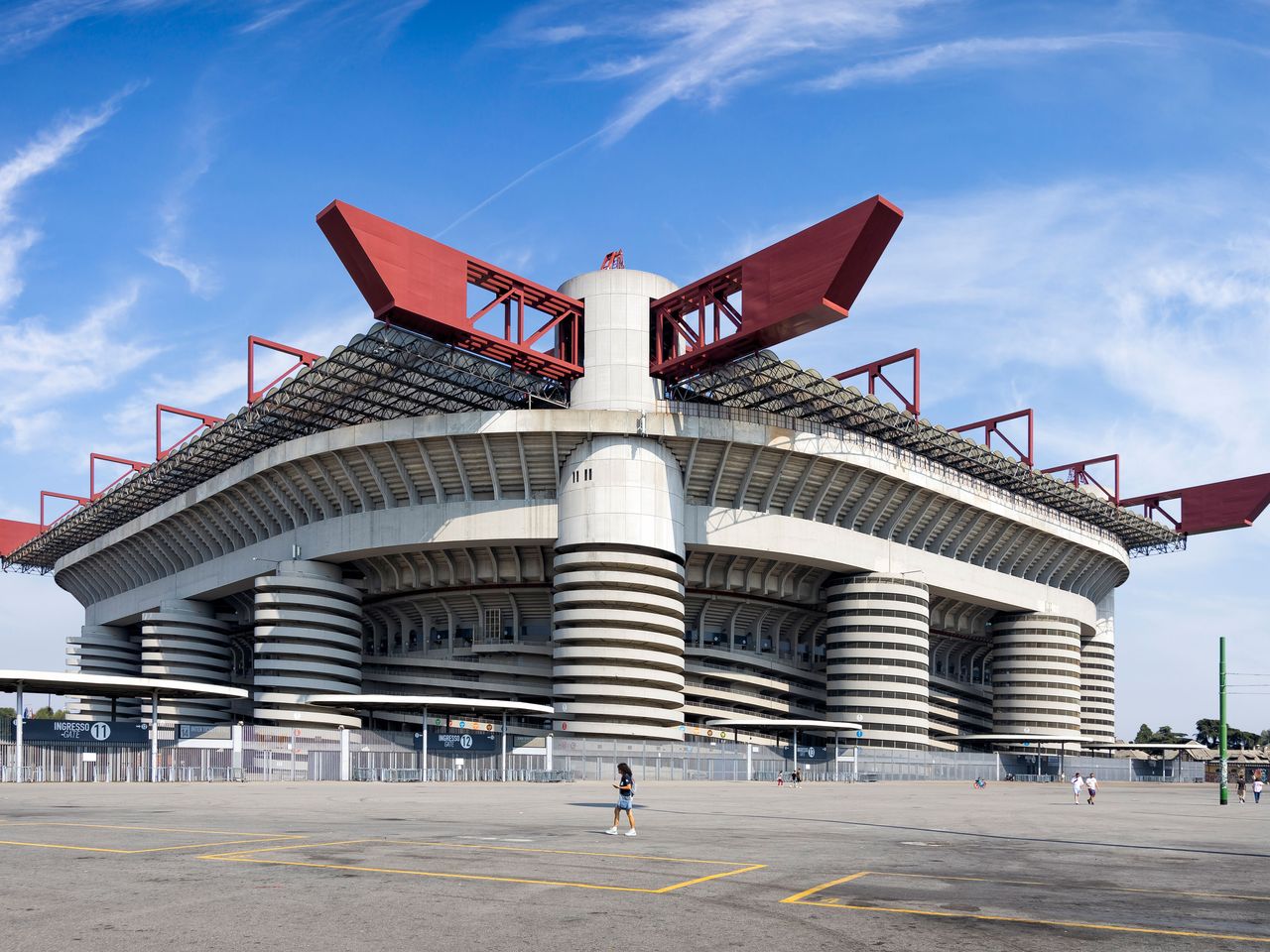 Fußballstadion San Siro in Mailand, Außenansicht
