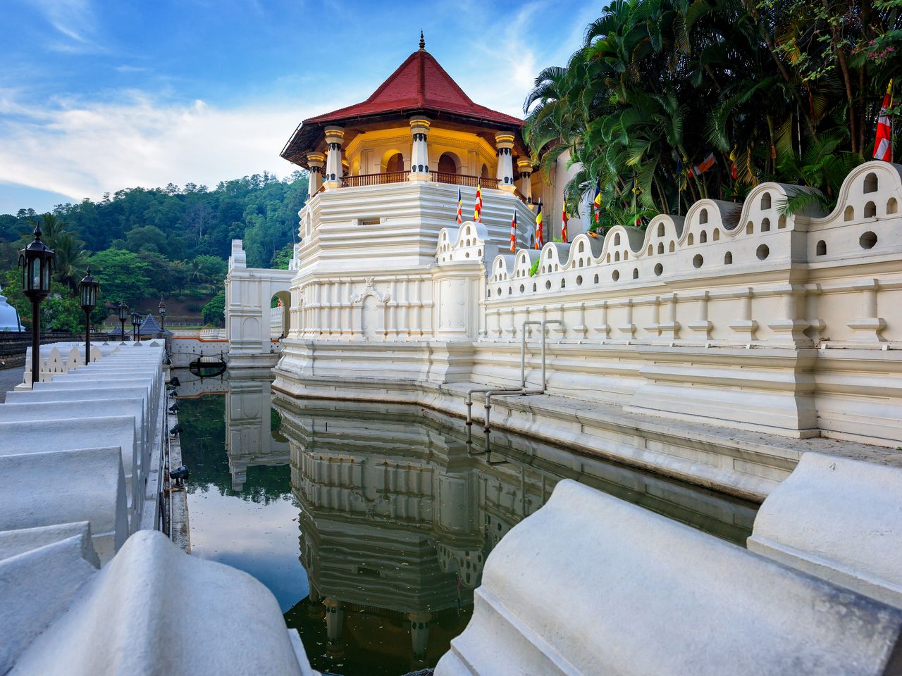 Zahntempel Kandy, Sri Lanka (Au&szlig;enansicht)