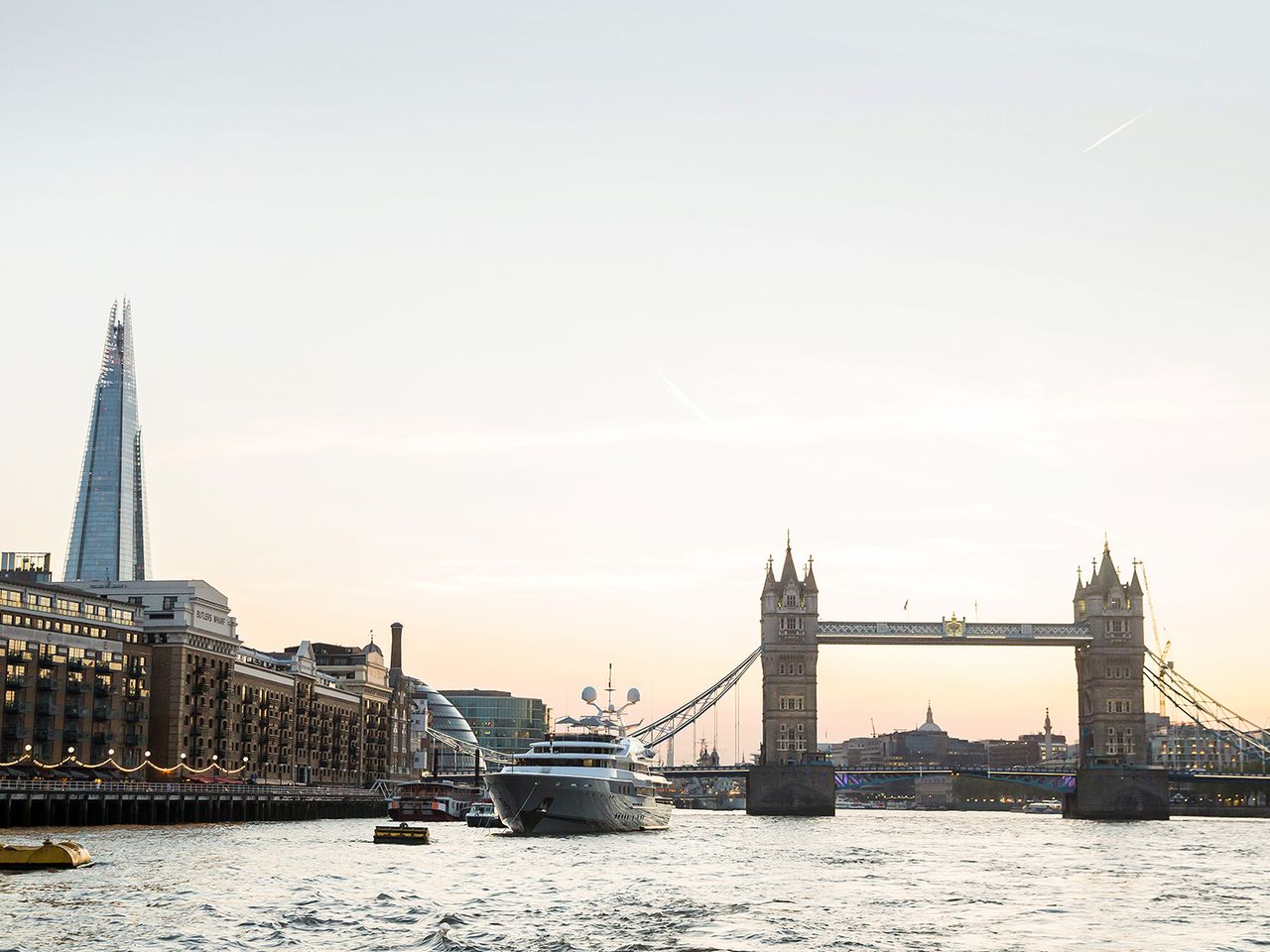 London mit Themse und Tower Bridge