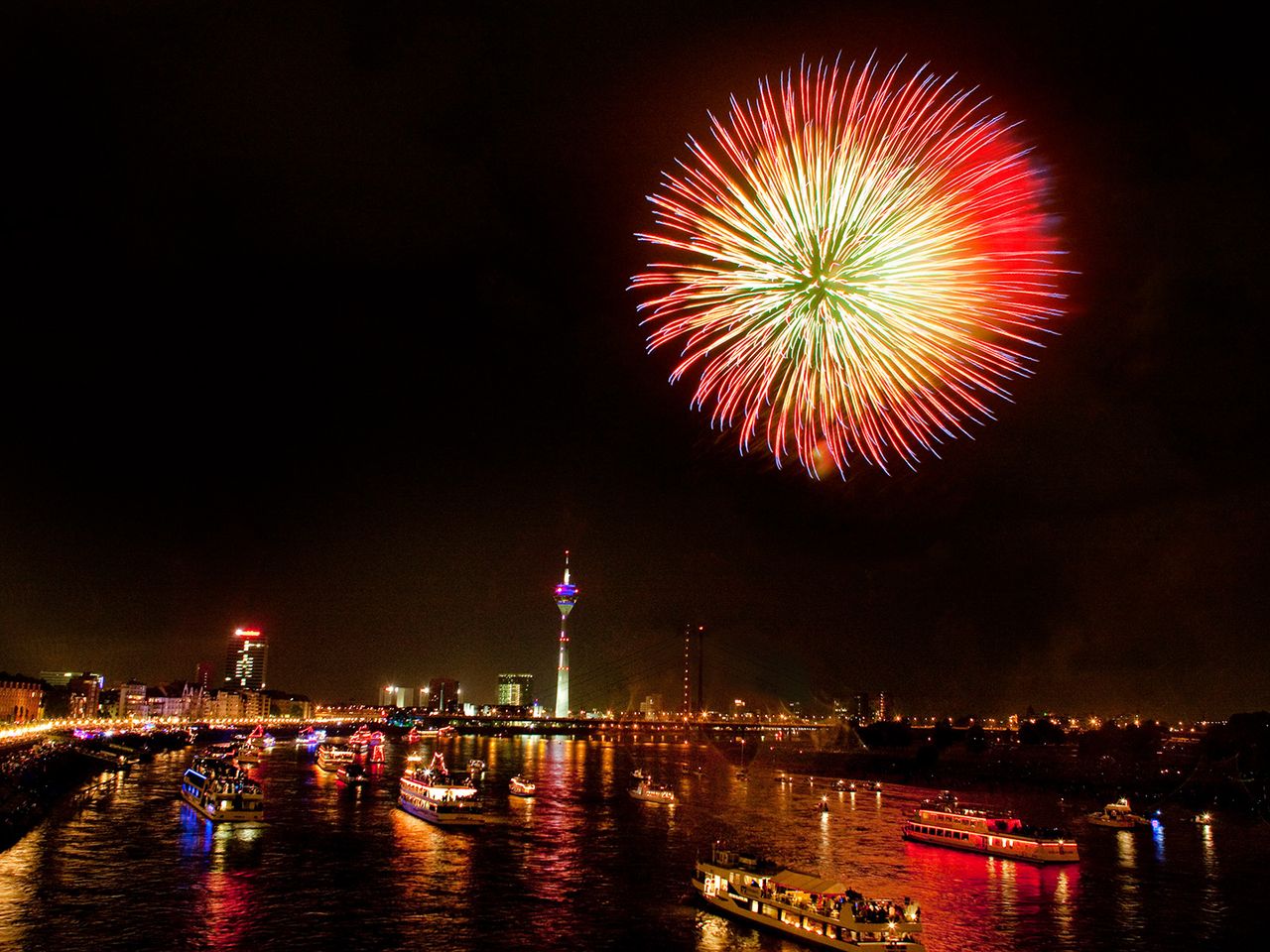 Japan Tag: Feuerwerk