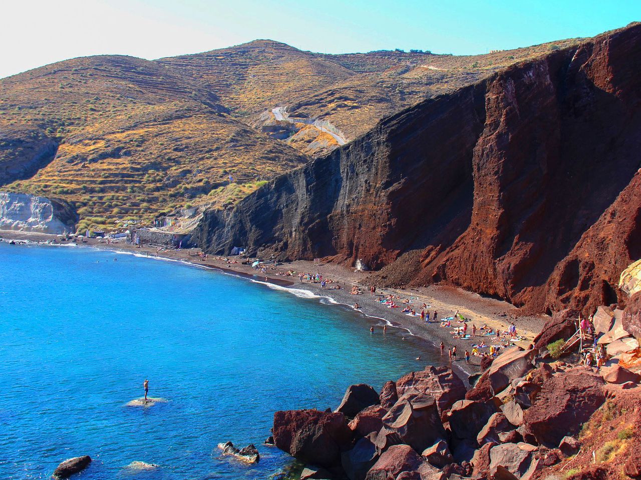 Roter Strand an der Caldera von Santorini