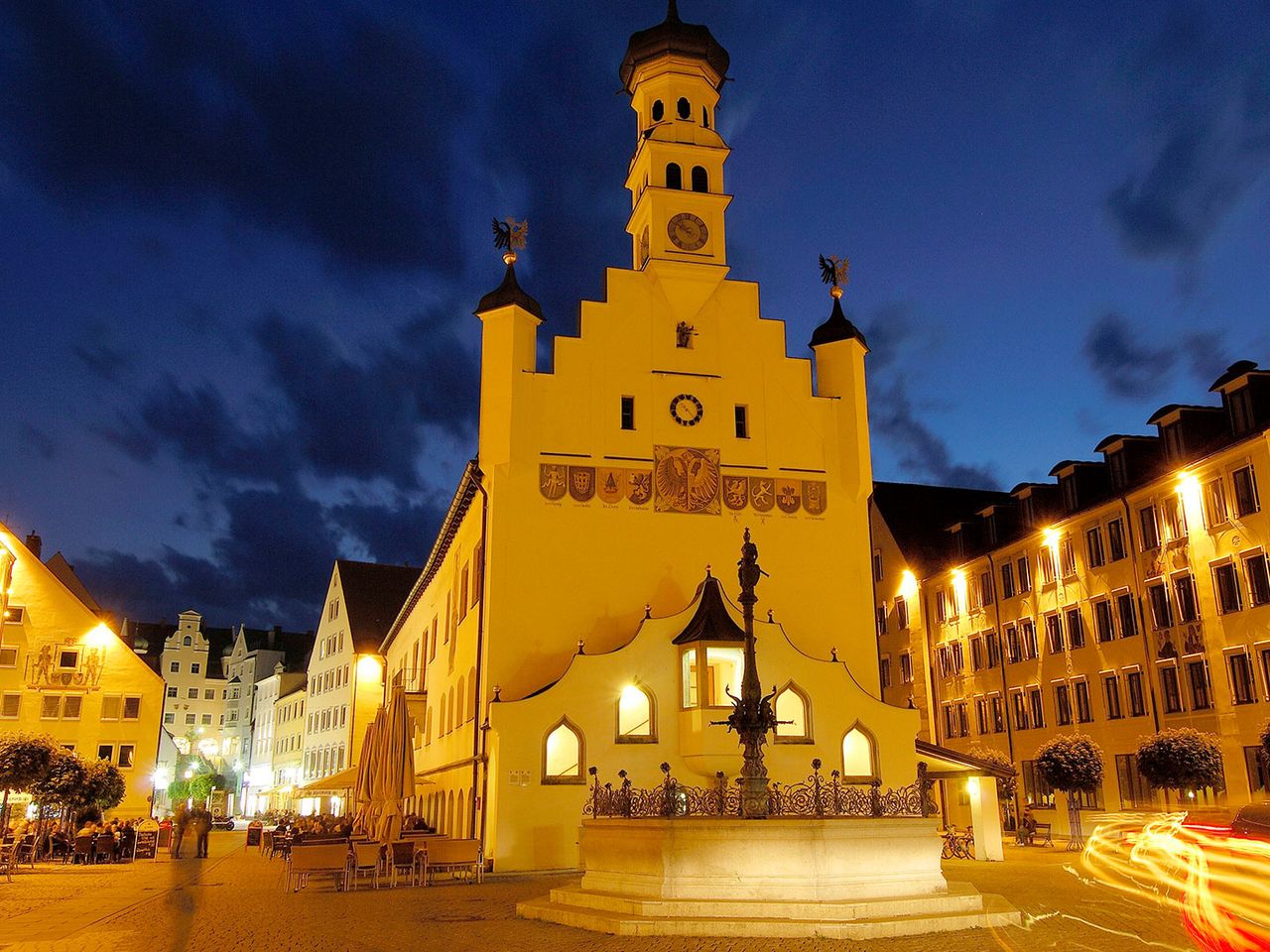 Rathaus von Kempten am Abend