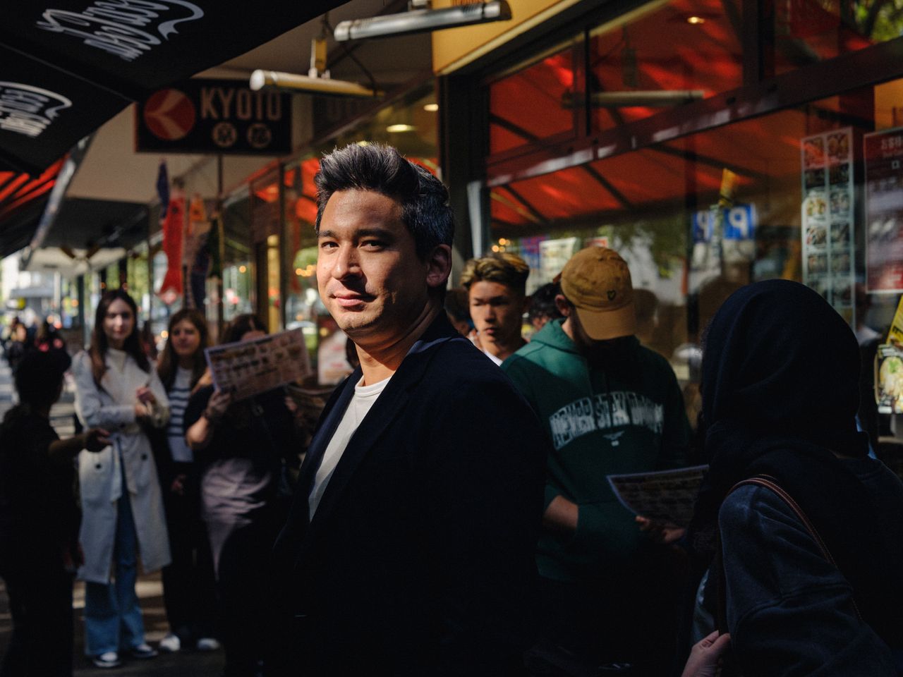 Tohru Nakamura unterwegs in Duesseldorf