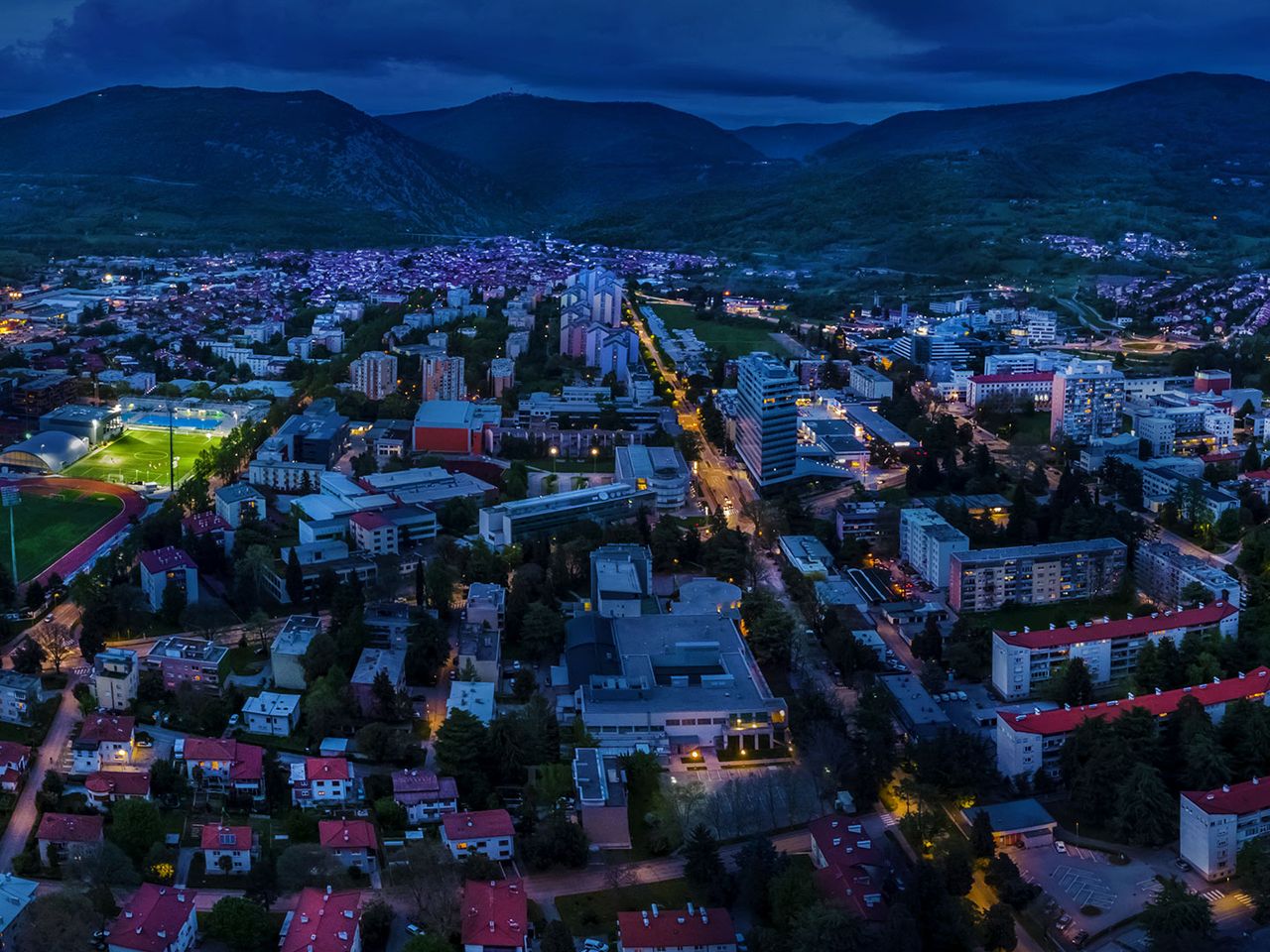 Nova Gorica am Abend, Luftaufnahme