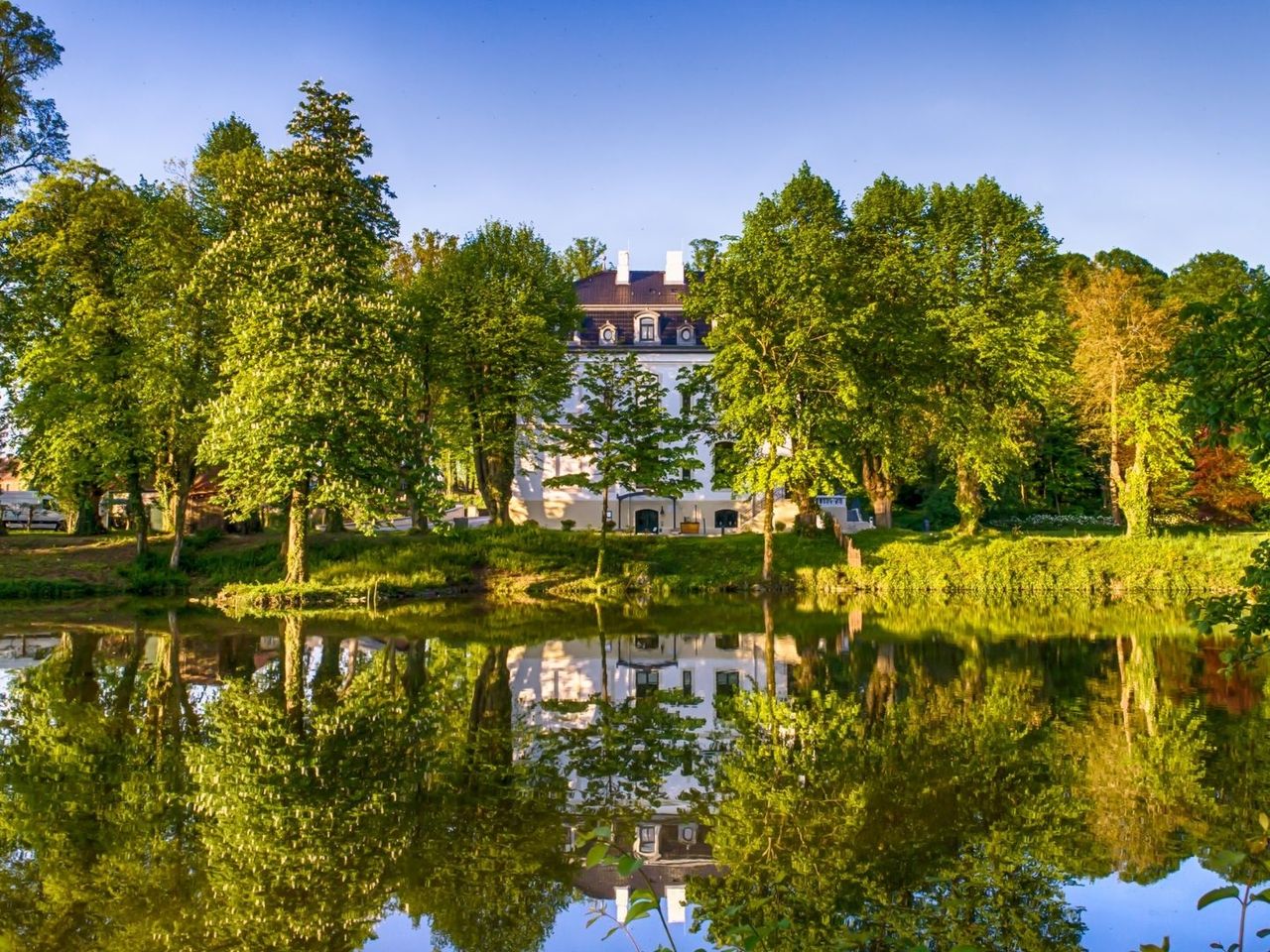 Der Naturteich im Resort Weissenhaus
