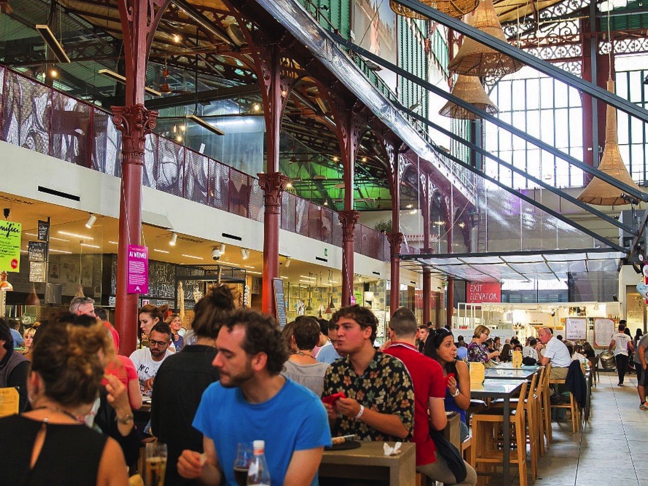 Menschen auf dem Mercato Centrale, Florenz