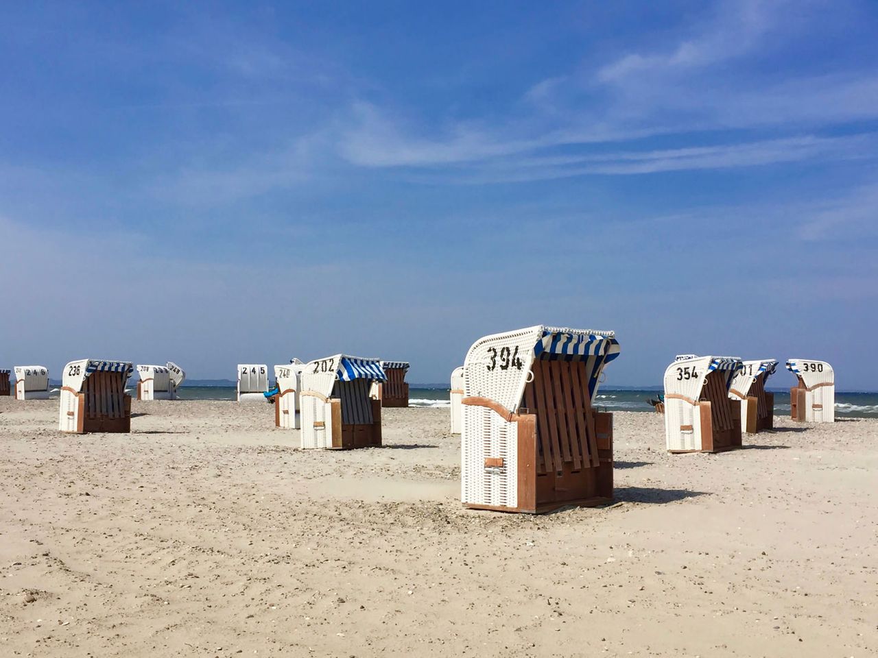 Strandkörbe am Strand von Surendorf