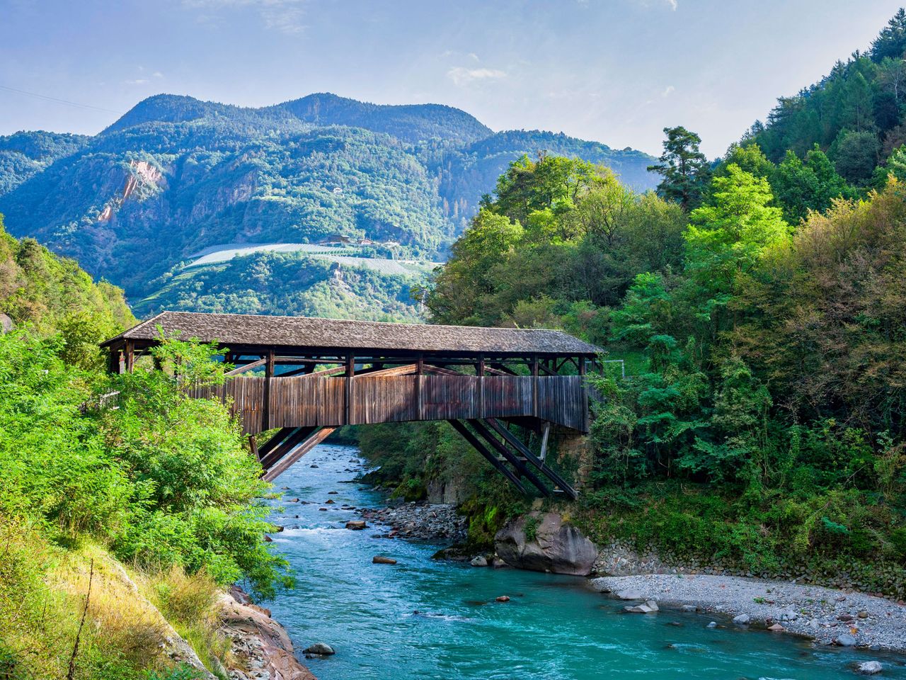 Törggele-Brücke, Fluss Eisack auf der Höhe Kastelruth